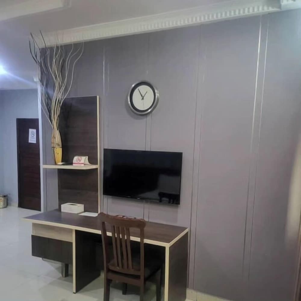 Fawzy Hotel — Ibadan — photo 2
