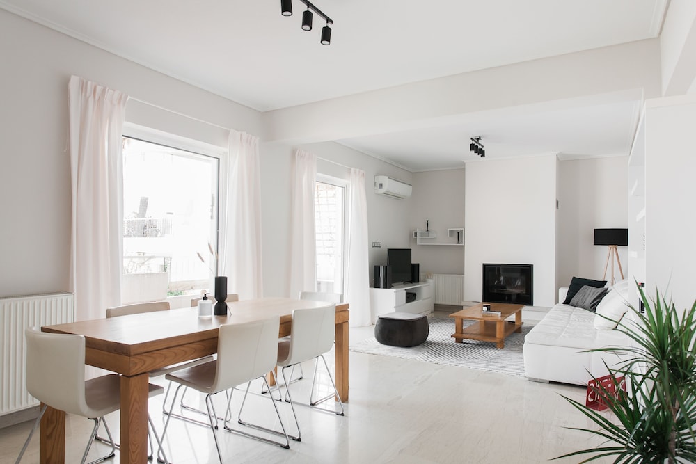 Alluring 2BR Apartment in Marousi — 4-Star Luxury Hotel in Marousi, Greece