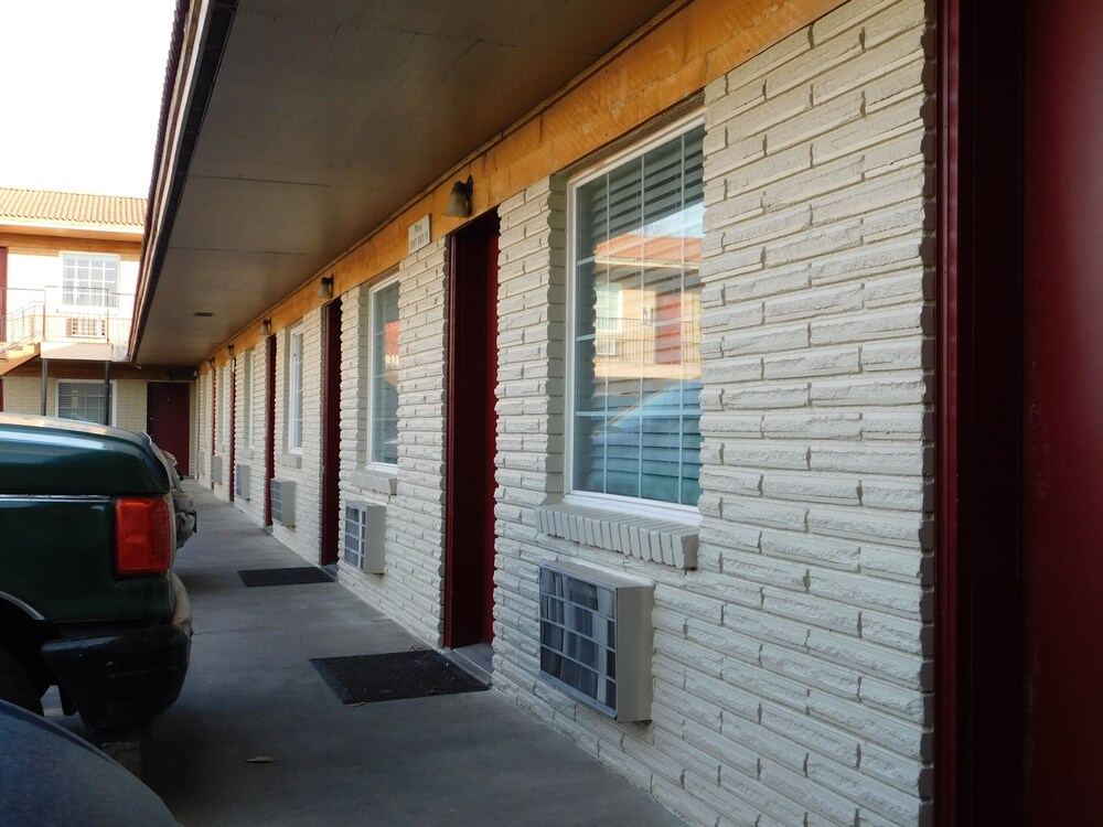 Sunland Inn - photo 13