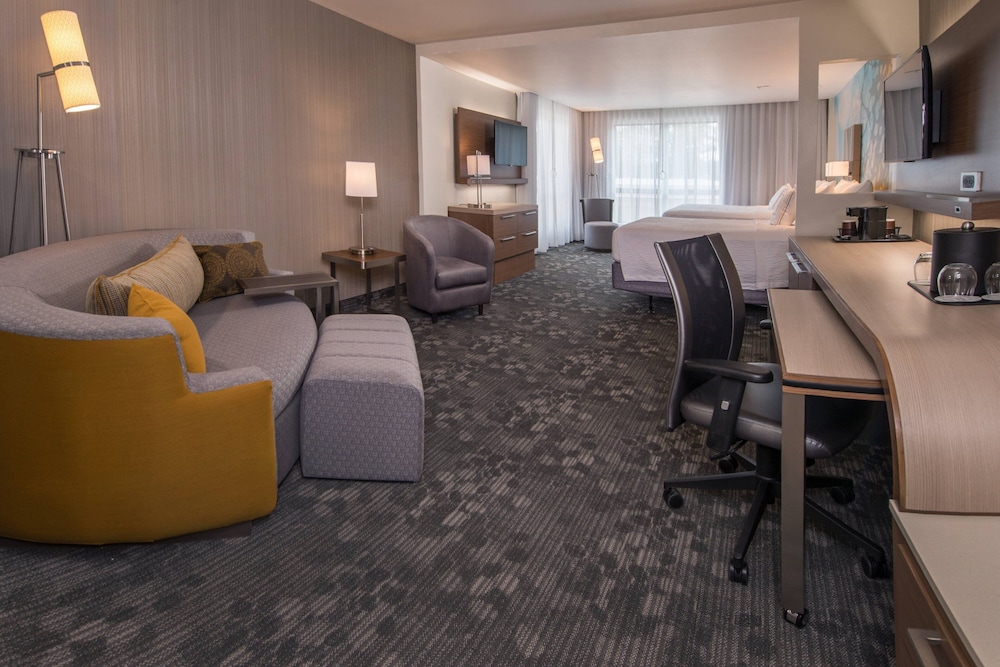Courtyard by Marriott Hershey Chocolate Avenue - photo 9