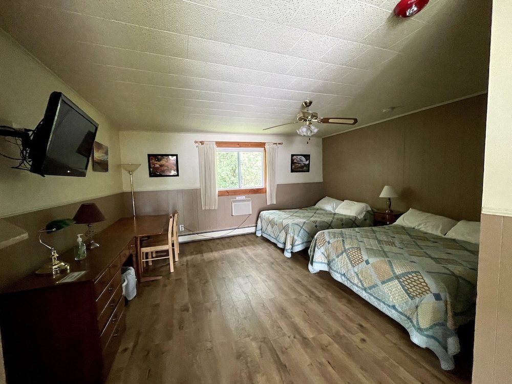 The Riverside Inn - photo 24