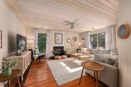 SH161 Coastal Hideaway in Southern Shores, United States