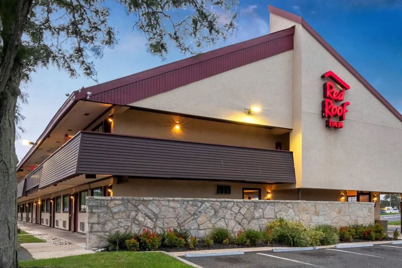 Red Roof Inn Mt Laurel - photo 2