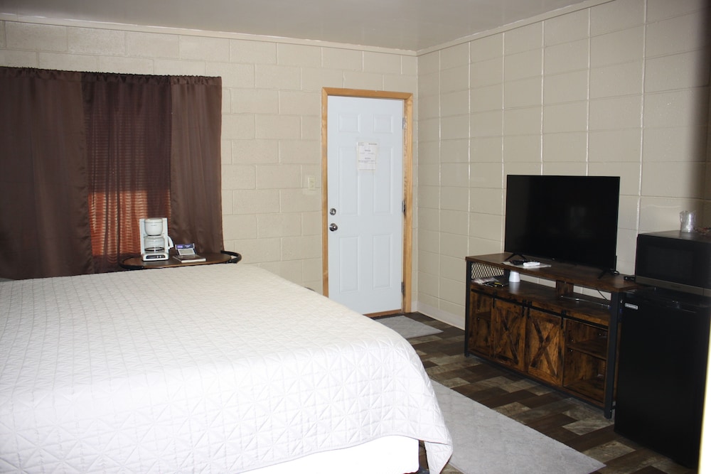 Dighton Inn - photo 14