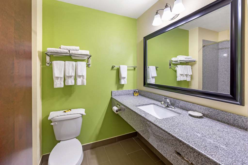 Best Western Plus Pratt - photo 37