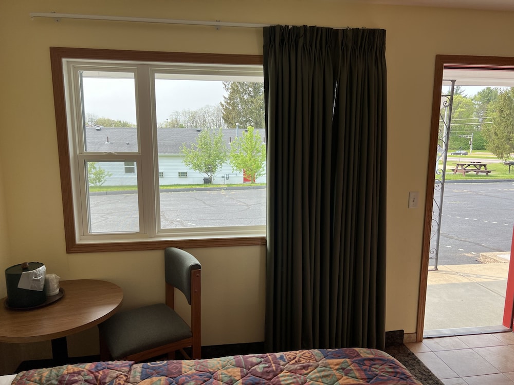 All Star Inn & Suites - photo 23