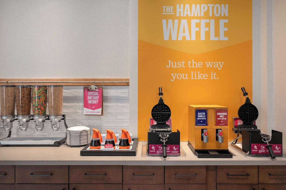Hampton Inn & Suites by Hilton Pittsboro - photo 17
