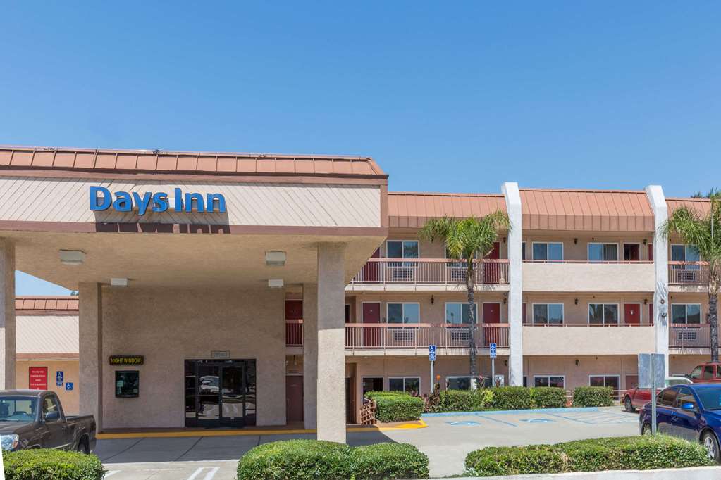 Days Inn by Wyndham Ontario Airport — hotel in Ontario