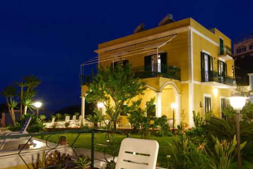 Villa Ersilia — 4-Star Luxury Hotel in Ponza, Italy