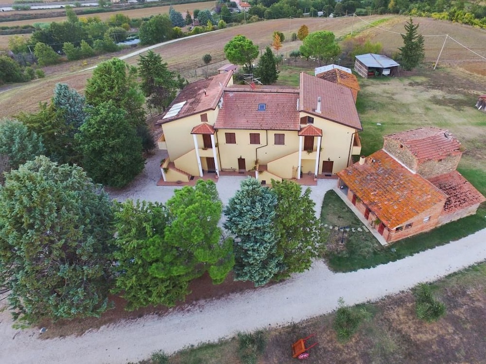 Poderaccio Alto — hotel in Paciano