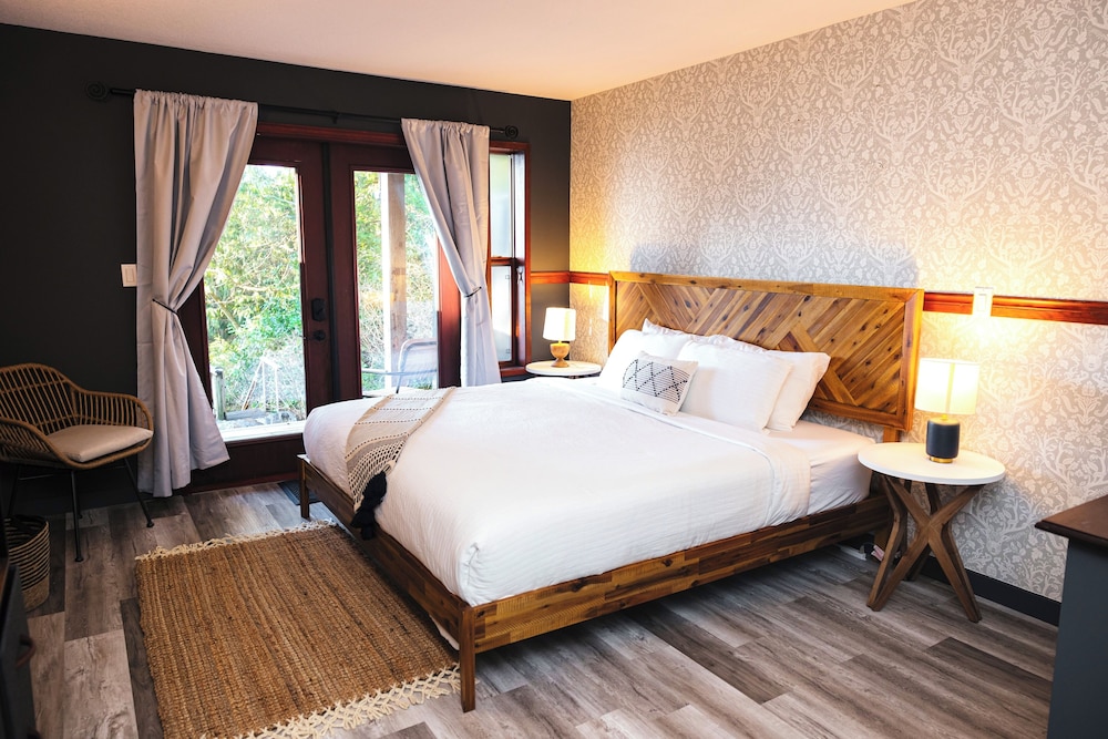 Tofino Oceanfront Hotel Suite 2 in Tofino, Canada