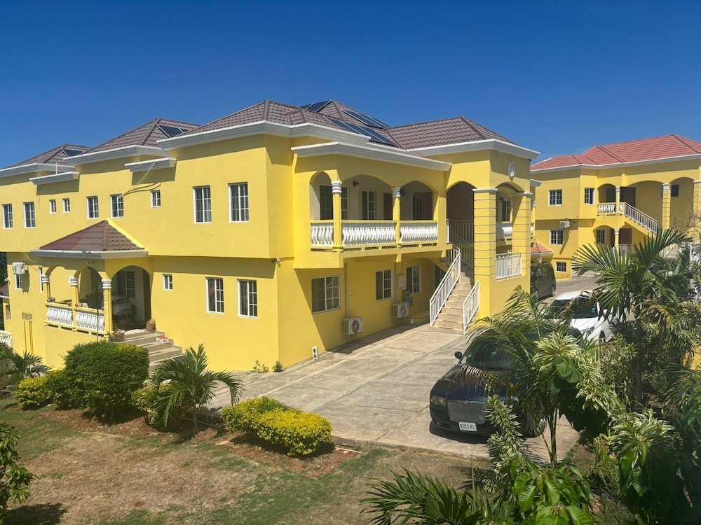 Kingsbird by the sea Inn in Discovery Bay, Jamaica