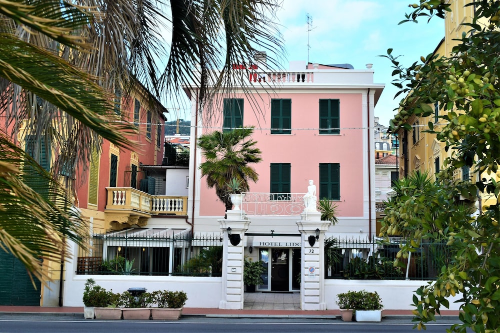 Hotel Lido — Varazze
