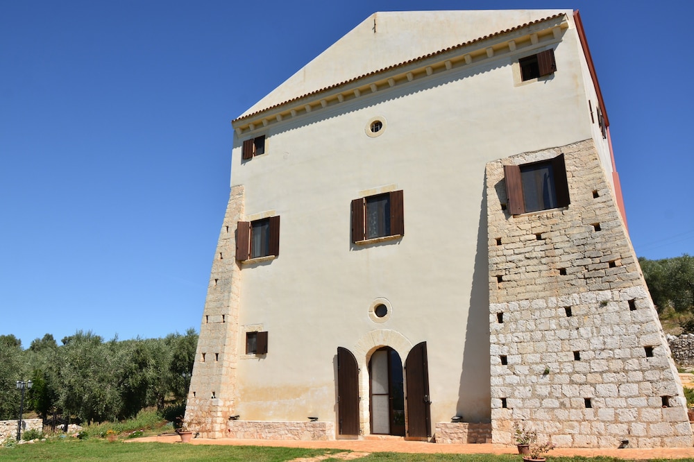 Torre Bruno - carbon neutral hotel in Carpino