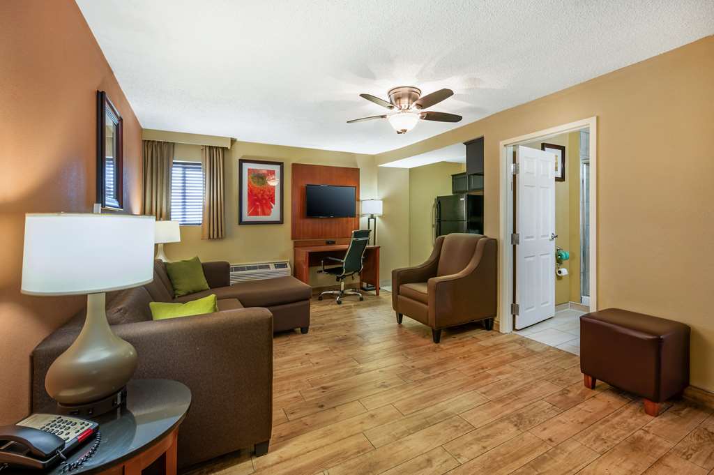 Best Western Plus Georgetown Corporate Center Hotel - photo 18