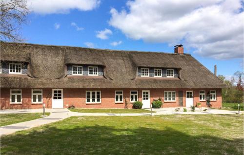 Cozy Home In Langenhorn With Wifi — 4-Star Luxury Hotel in Langenhorn, Germany