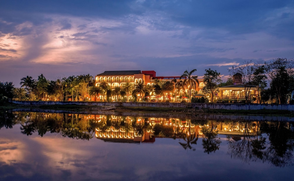 Sheik Hotel — 4-Star Luxury Hotel in Chiang Mai, Thailand