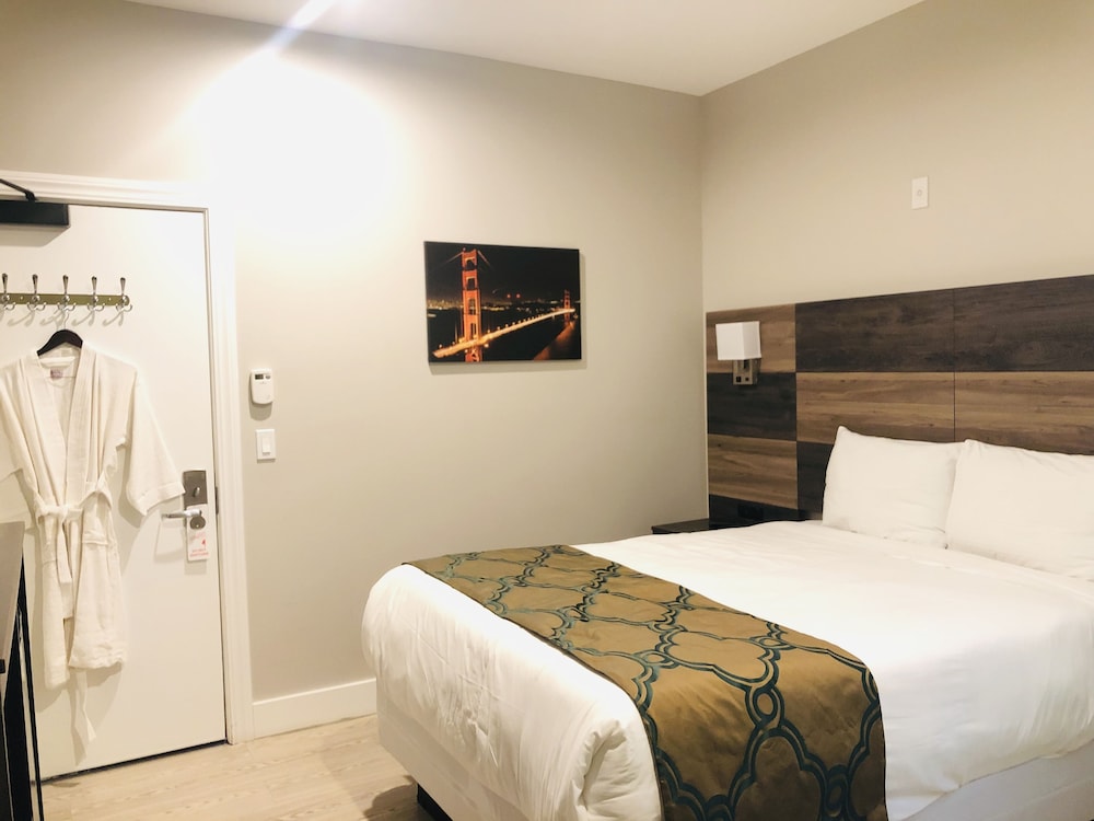 Bay Hotel - photo 13