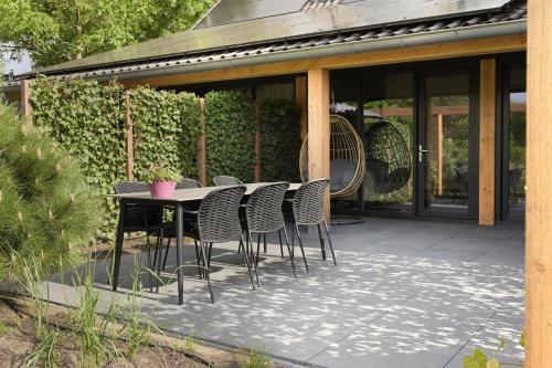 Heide Hoeve Vide met Hottub 5 personen in Otterlo, Netherlands