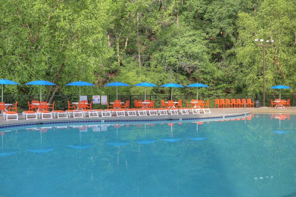 Country Cascades Waterpark Resort - photo 45