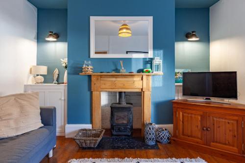 Family Home with Bunk Beds Courtyard TV & Beach — 4-Star Luxury Hotel in Tenby, United Kingdom
