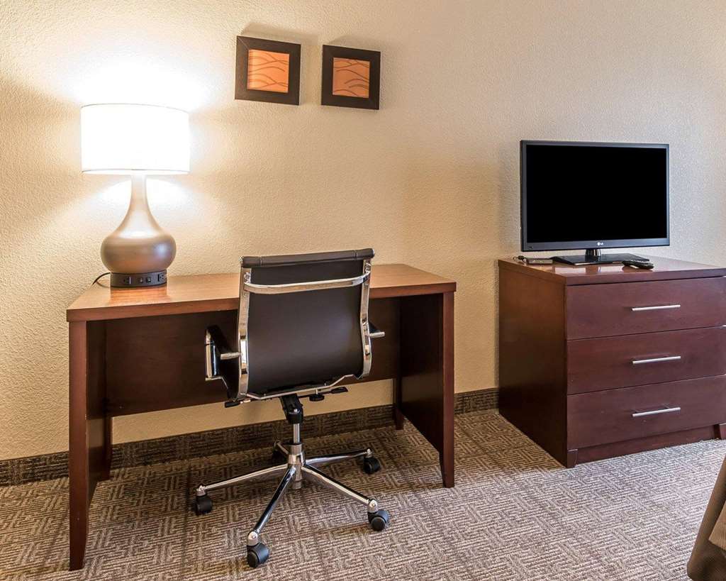 Quality Inn & Suites Bethany - photo 15