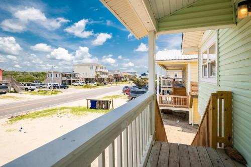Absolute Beach by Oak Island Accommodations - photo 50