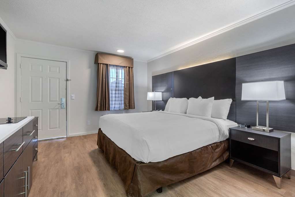 Suburban Extended Stay Hotel At The University - photo 14
