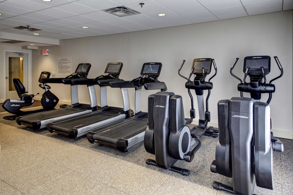 Embassy Suites Williamsburg - photo 22