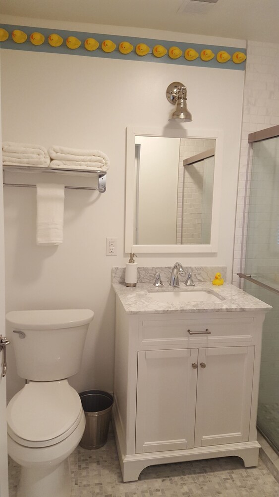 Devils Lake Inn - photo 15