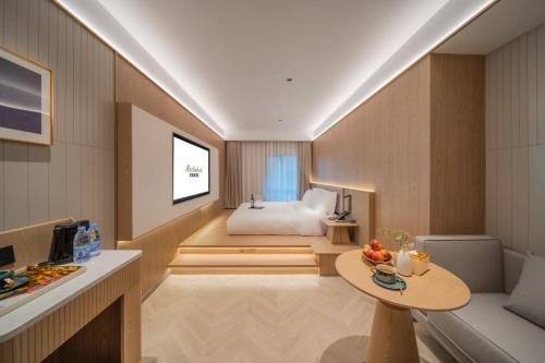 Merlinhood Hotel Xi'an Bell and Drum Tower Changlemen Subway Station — 4-Star Luxury Hotel in Xi'an, People's Republic of China