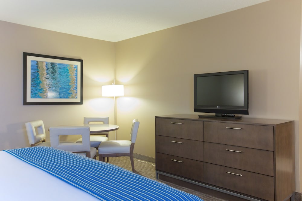 Holiday Inn Express Fargo West Acres by IHG - photo 22