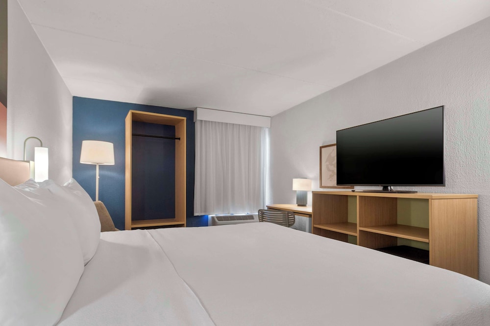 Spark by Hilton Grand Prairie - photo 15