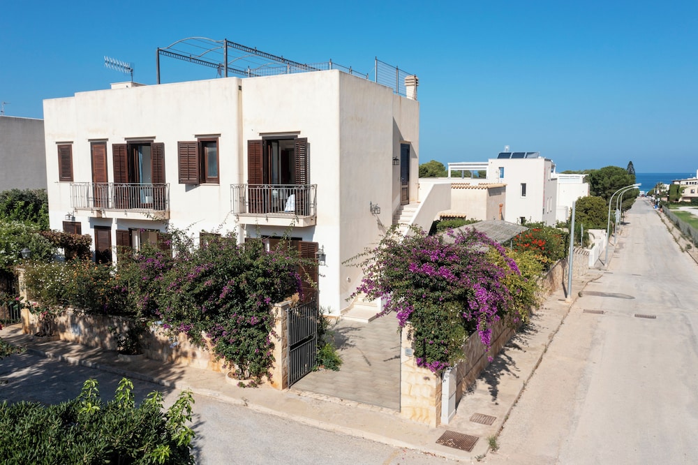 Casa Vacanza Azzurra — 4-Star Luxury Hotel in San Vito Lo Capo, Italy