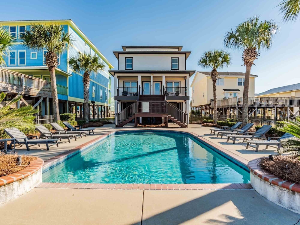 Southern Secret West & East by Southern Vacation Rentals — 4-Star Luxury Hotel in Gulf Shores, United States