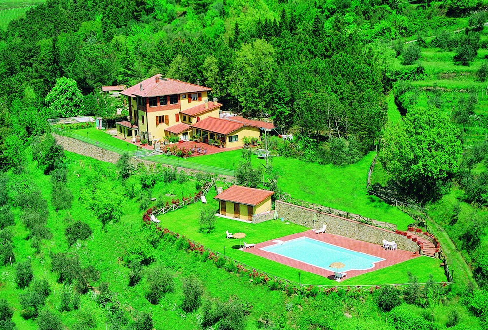 L'Oasi Agriturismo — 4-Star Luxury Hotel in Pian Di Sco, Italy