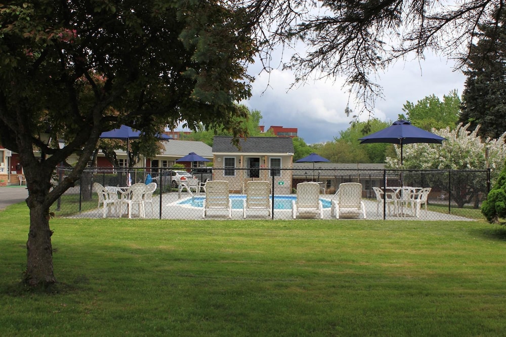 Berkshire Inn - photo 22