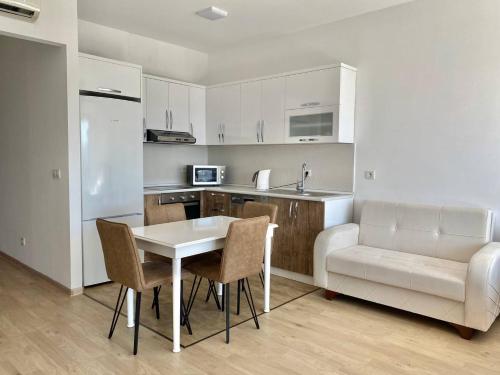Apartments with sea and mountain views Portа Batumi Tower