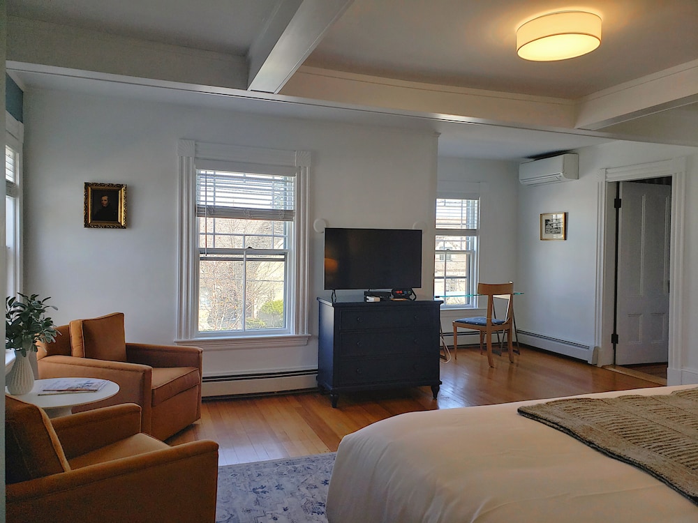 Sand Bar Cottage Inn - photo 20