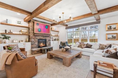 The Luxe Reserve — hotel in Elk River