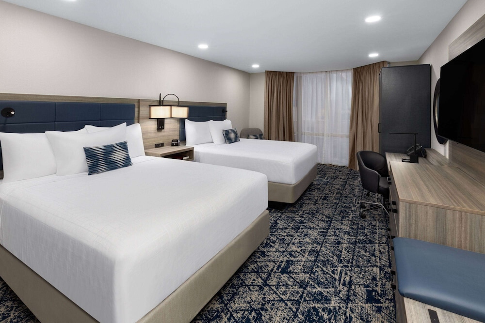 Wyndham DFW Airport - photo 9