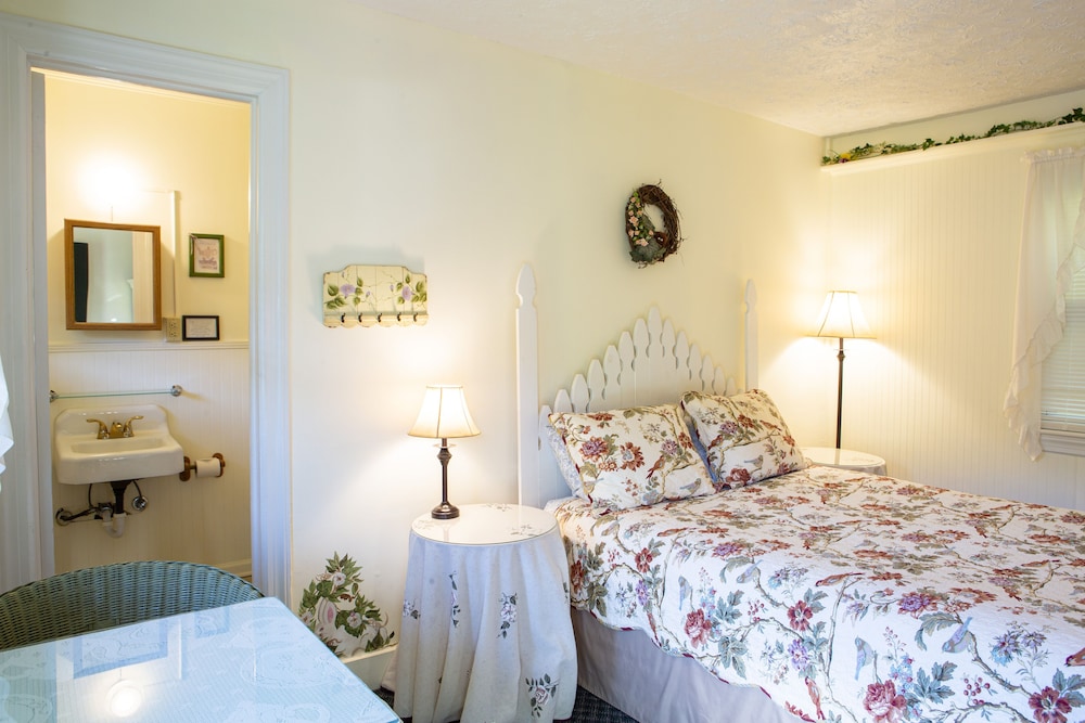 The Chimney Rock Inn & Cottages - photo 81