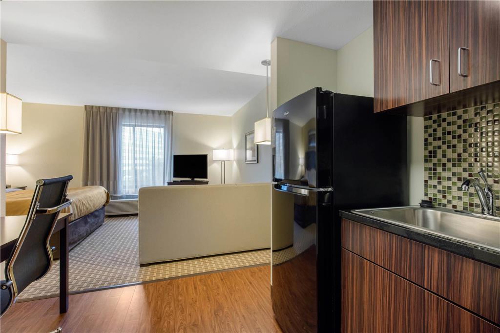 MainStay Suites St. Louis Airport - photo 11