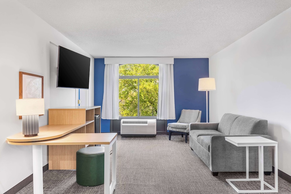 Spark by Hilton Charlotte Tyvola I 77 - photo 19