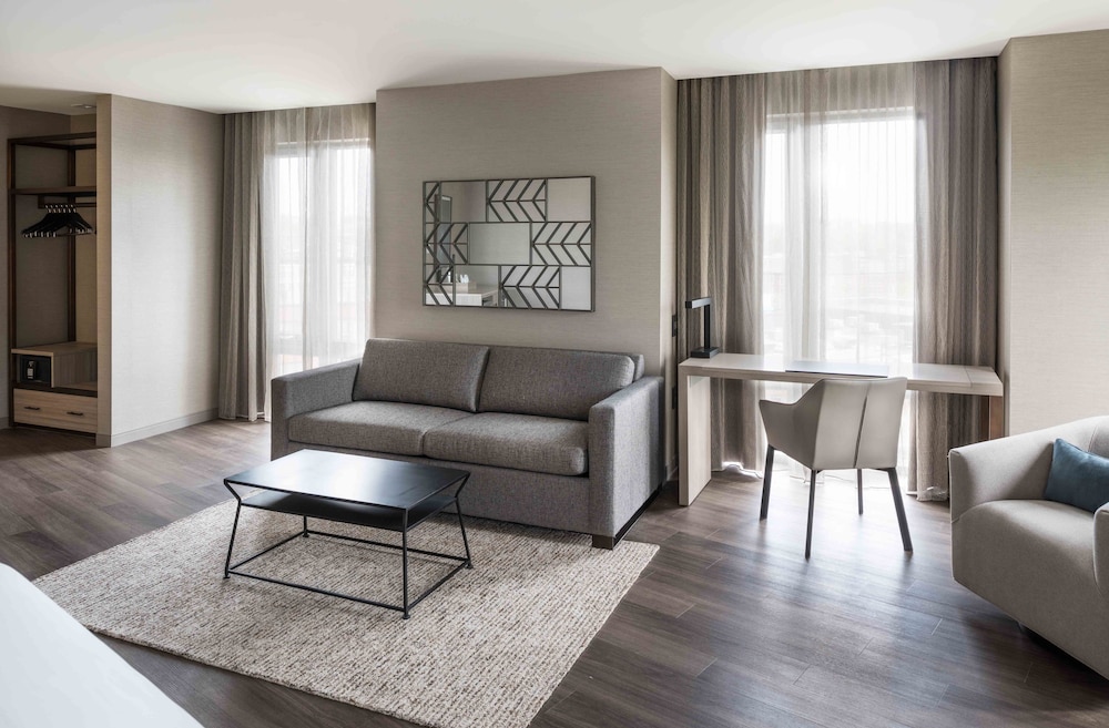 AC Hotel by Marriott Boston Cleveland Circle - photo 16