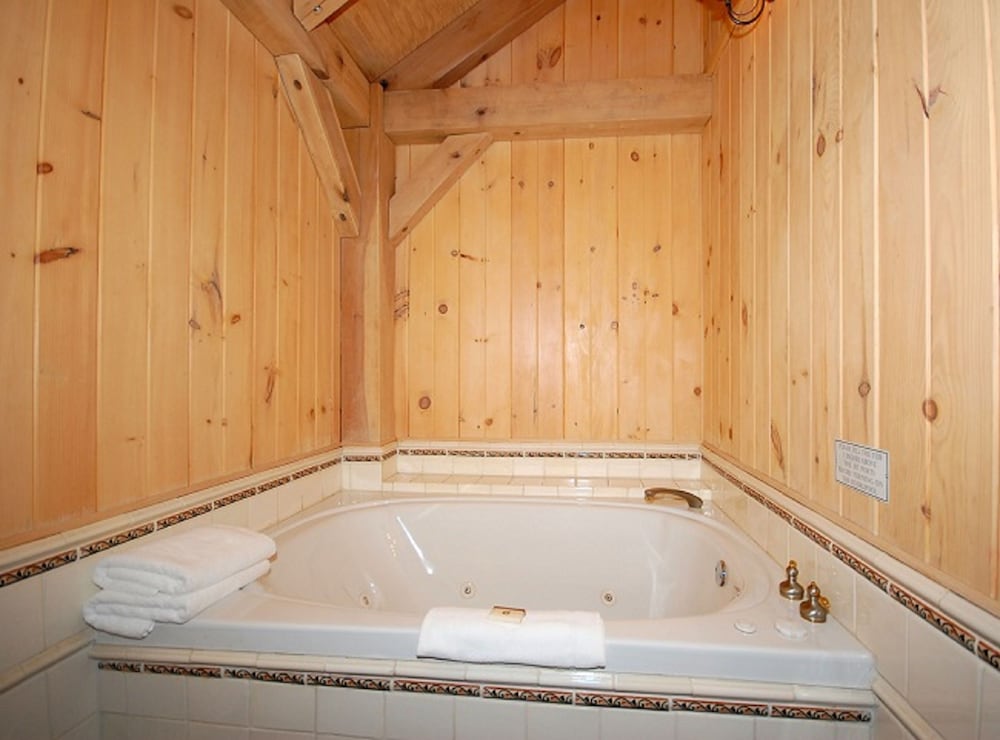 The Smokehouse Lodge and Cabins - photo 47