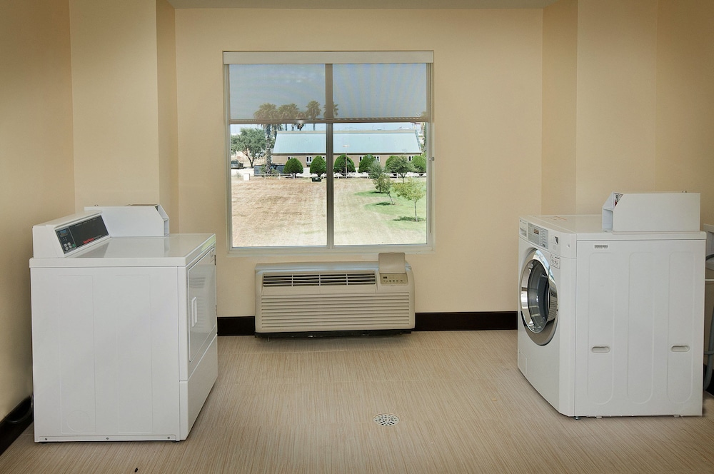 Holiday Inn Express Hotel & Suites Pearsall by IHG - photo 12