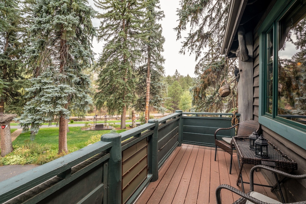 Highland Haven Creekside Inn - photo 217