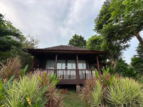 Melaya Cabanas - carbon neutral hotel in Unknown City