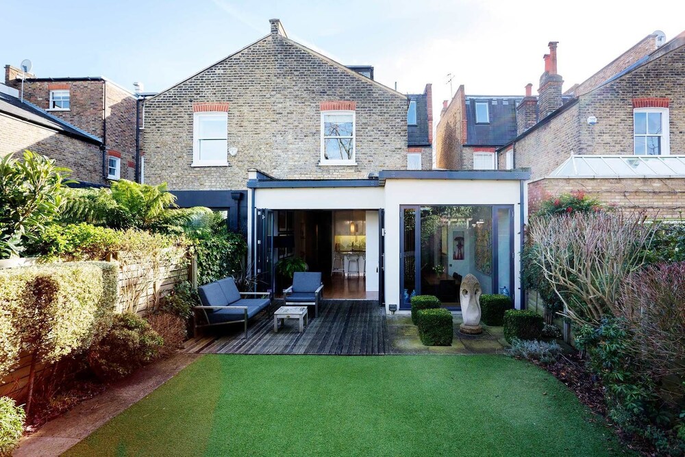 Ellerby Parkside — 4-Star Luxury Hotel in London, United Kingdom